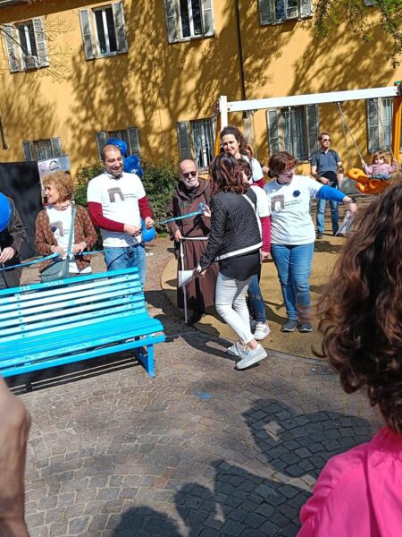 04-portamipermano-panchina-blu