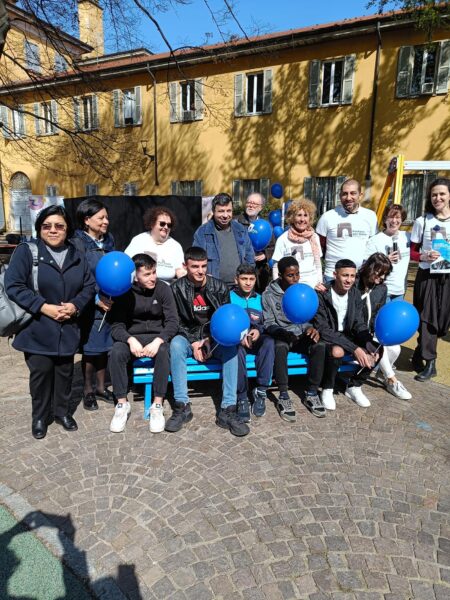 08-portamipermano-panchina-blu