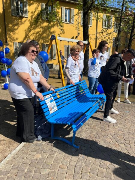 11-portamipermano-panchina-blu