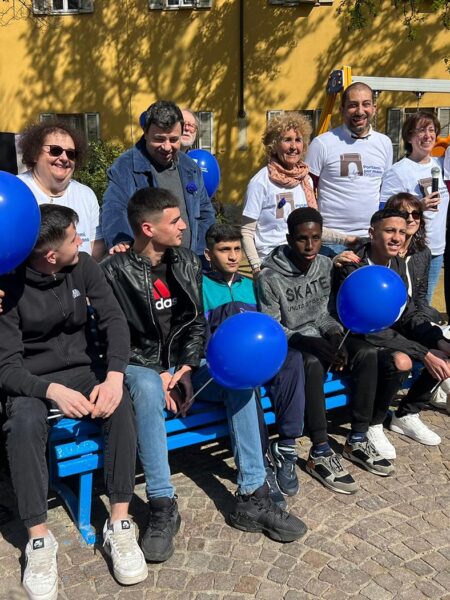 12-portamipermano-panchina-blu