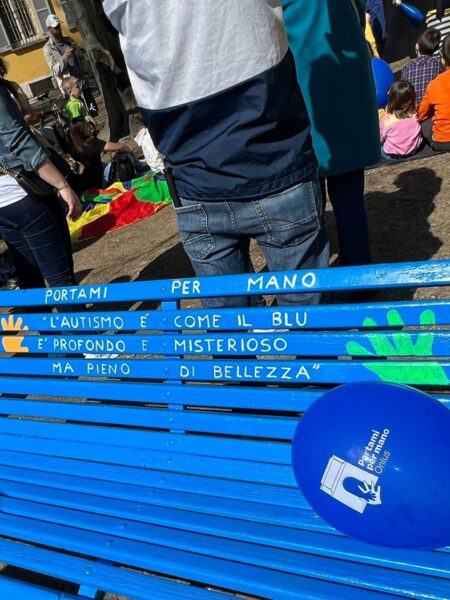 13-portamipermano-panchina-blu