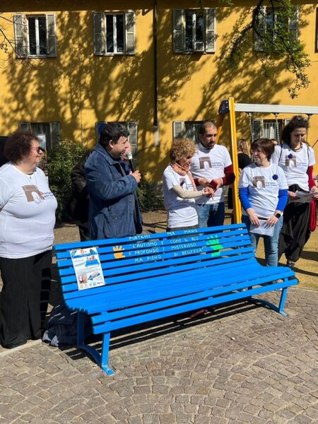 16-portamipermano-panchina-blu